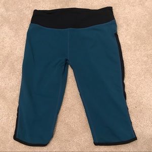 Fabletics Capris - Size Medium. Hunter green/black
